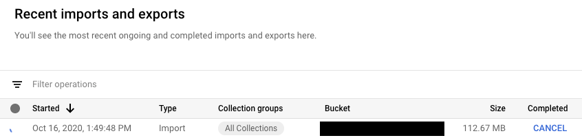 Tableau des importations et exportations récentes dans la console, affichant une importation de données en cours avec une option "Annuler" pour arrêter l'opération.
