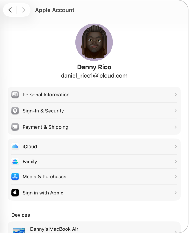 Las opciones de configuración de la cuenta de Apple mostrando la foto y el nombre de la cuenta de Apple en la parte superior, así como distintos tipos de opciones de cuenta que puedes configurar y usar abajo.