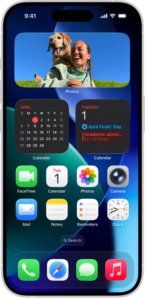 iPhone ਦੀ ਹੋਮ ਸਕਰੀਨ ਜਿਸ ਵਿੱਚ ਡਾਰਕ ਮੋਡ ਚਾਲੂ ਹੈ।