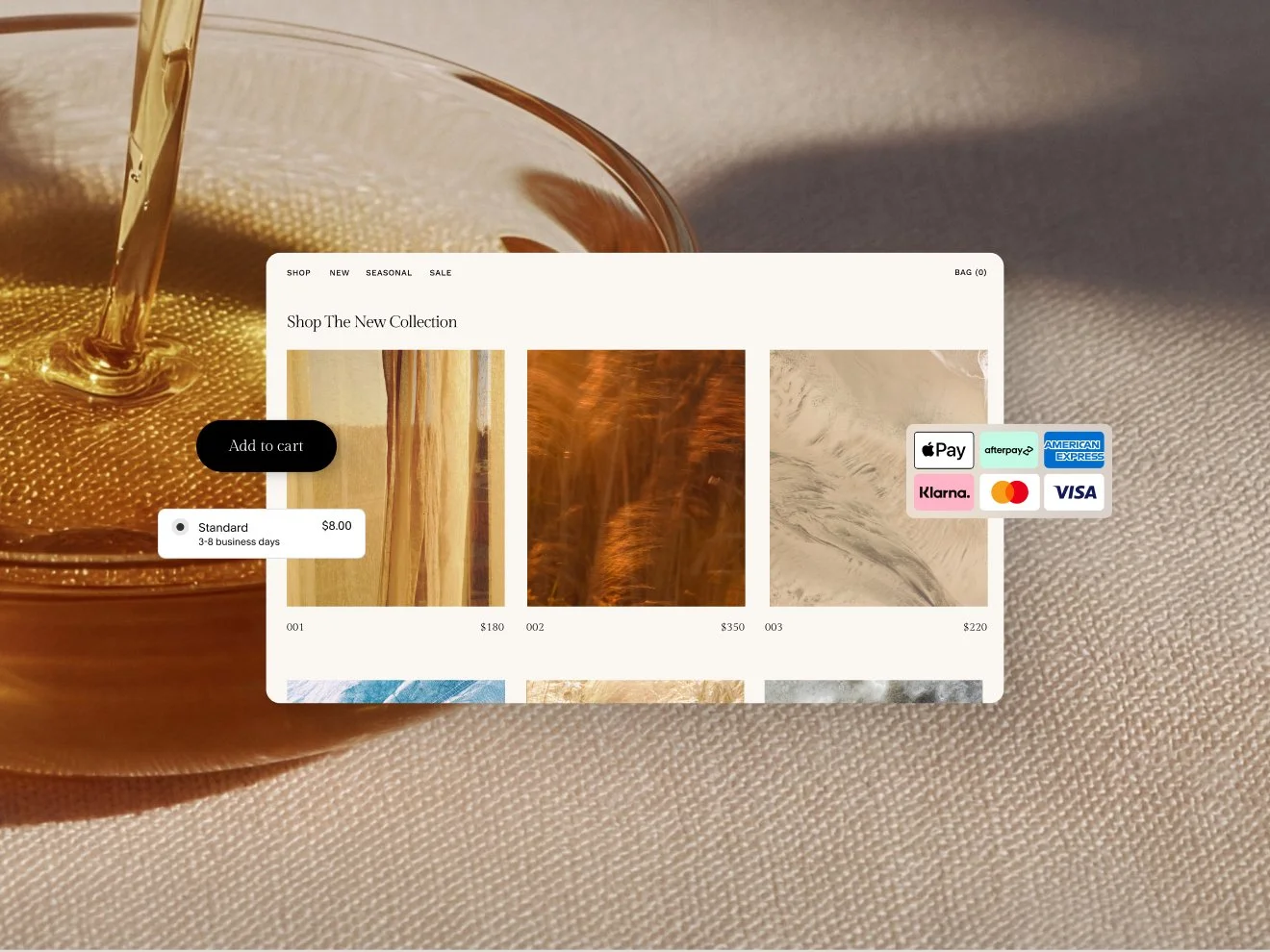 Ein Mockup eines Onlineshops, der Schmuckartikel mit Preisen, einem „In den Warenkorb“-Button, Versandoptionen und verschiedenen Logos von Zahlungsmethoden wie Apple Pay, Klarna und Visa anzeigt.